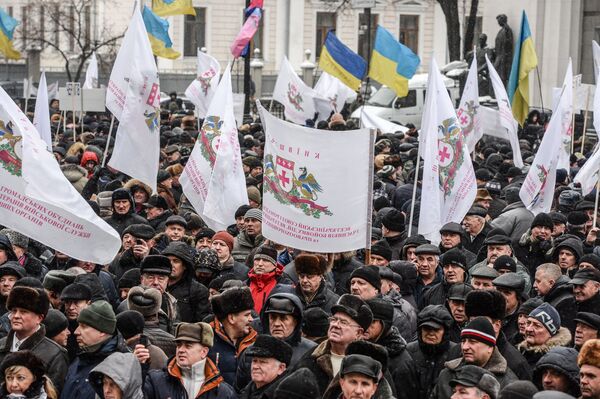 Акция протеста ветеранов МВД Украины у здания Верховной рады в Киеве