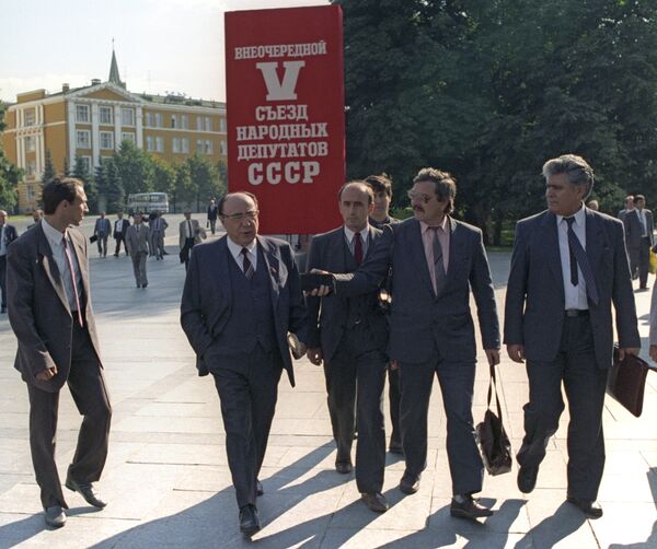 Народный депутат СССР Александр Николаевич Яковлев Народный депутат СССР Александр Николаевич Яковлев