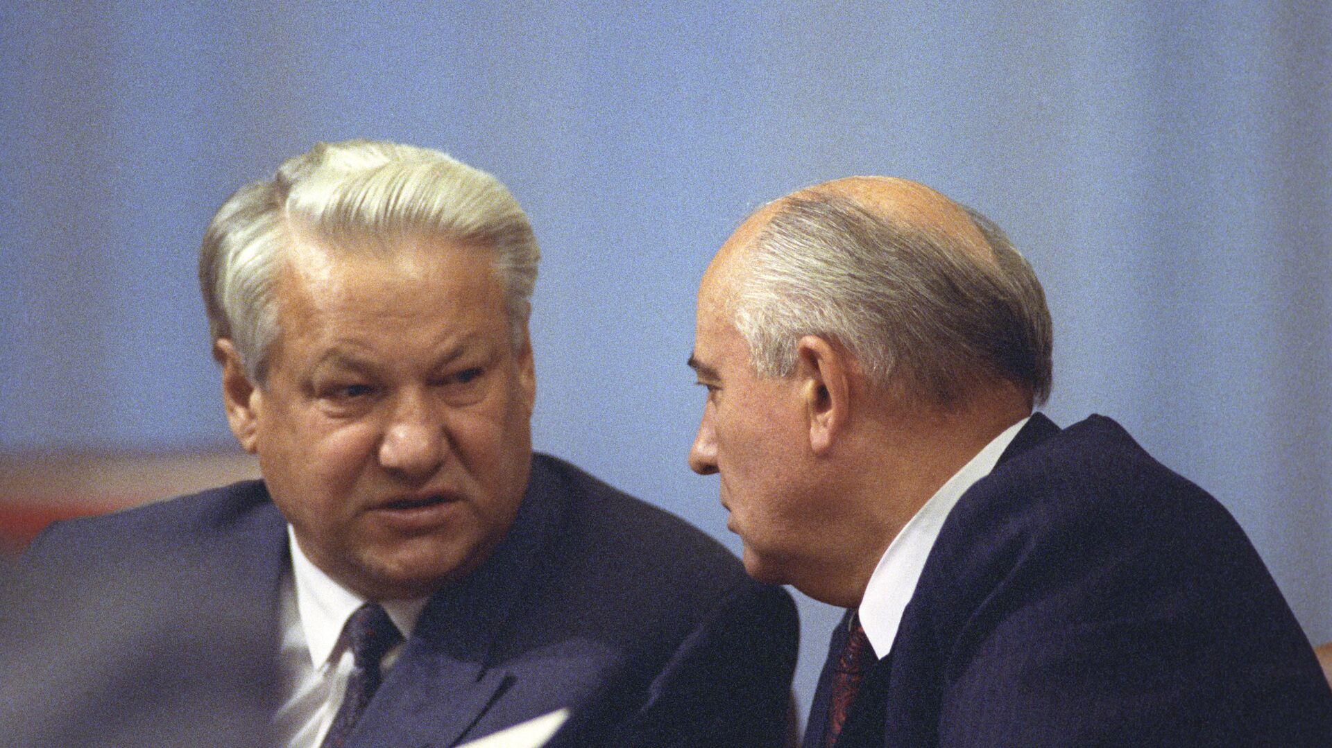 Президент Российской Федерации Б.Н.Ельцин и Президент СССР М.С.Горбачев - РИА Новости, 1920, 15.08.2021