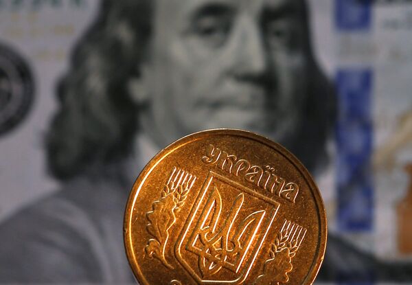 Денежные купюры и монеты США и Украины Денежные купюры и монеты США и Украины