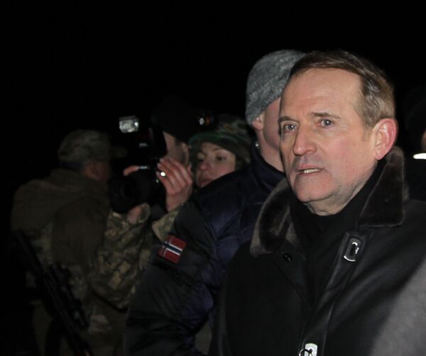 Обмен пленными между ополченцами ДНР, ЛНР и украинскими силовикам Обмен пленными между ополченцами ДНР, ЛНР и украинскими силовикам