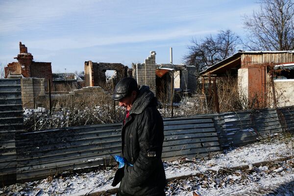 Восстановительные работы в прифронтовой зоне в районе донецкого аэропорта Восстановительные работы в прифронтовой зоне в районе донецкого аэропорта