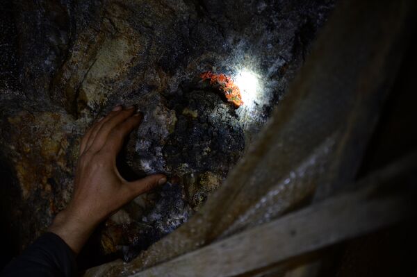 Месторождение минерала крокоита в Свердловской области