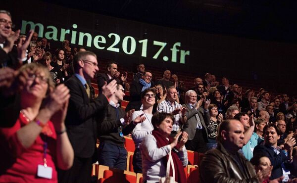 Предвыборная кампания кандидата на пост президента Франции Марин Ле Пен Предвыборная кампания кандидата на пост президента Франции Марин Ле Пен
