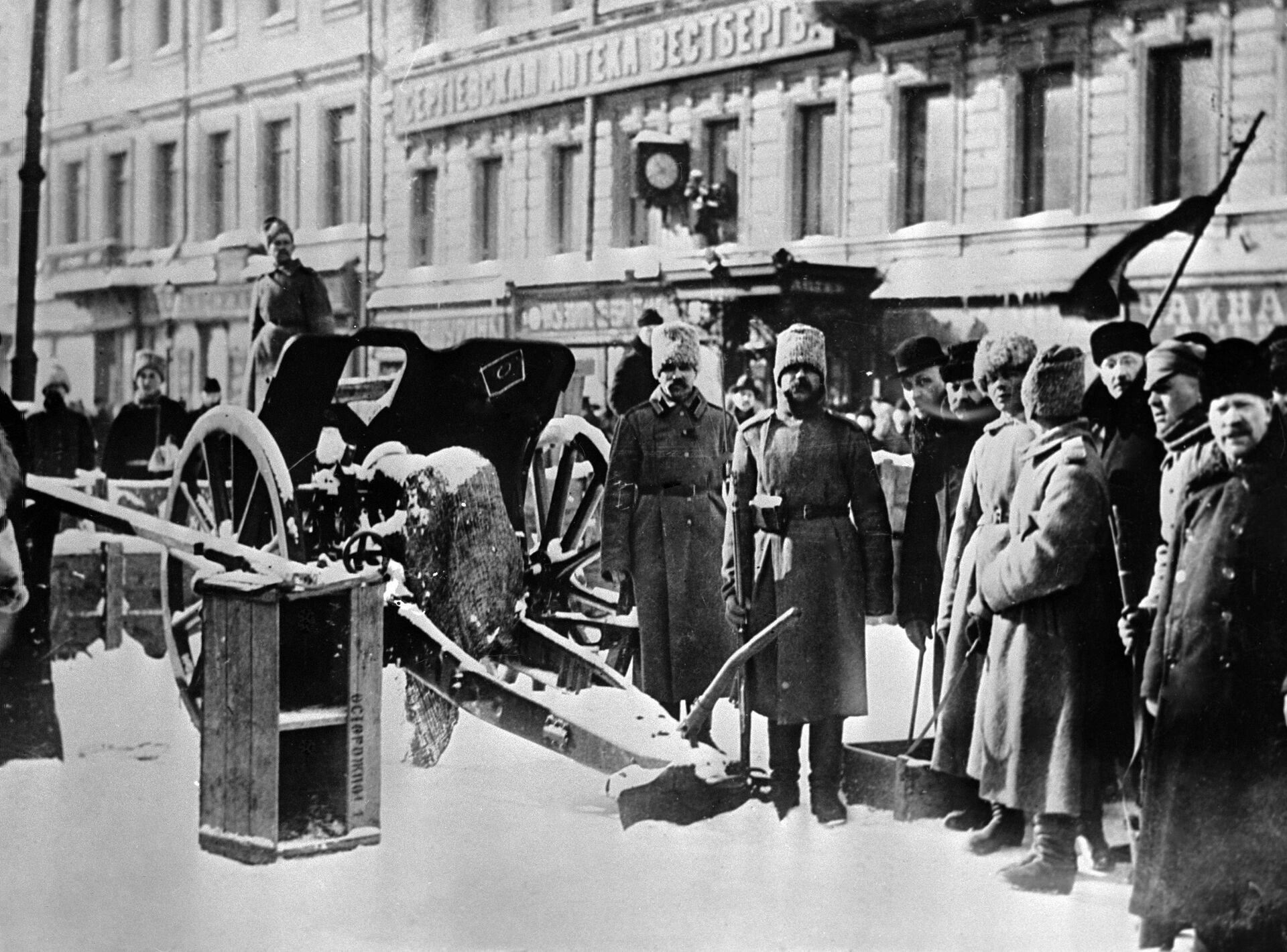 Баррикады на Литейном проспекте Баррикады на Литейном проспекте - РИА Новости, 1920, 11.12.2025