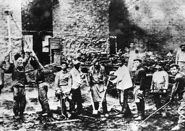 Литейный двор Енакиевского металлургического завода. 1912 год. Киевский архив кинофотодокументов