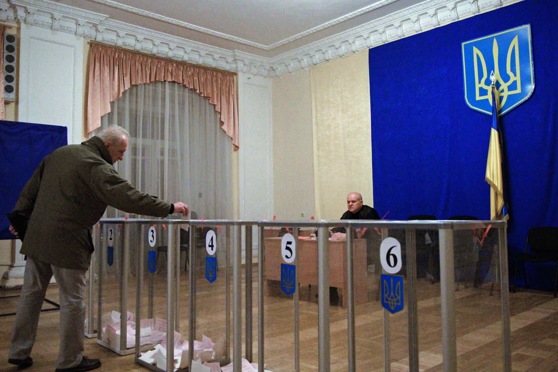 Второй тур выборов на Украине - РИА Новости, 1920, 04.09.2020