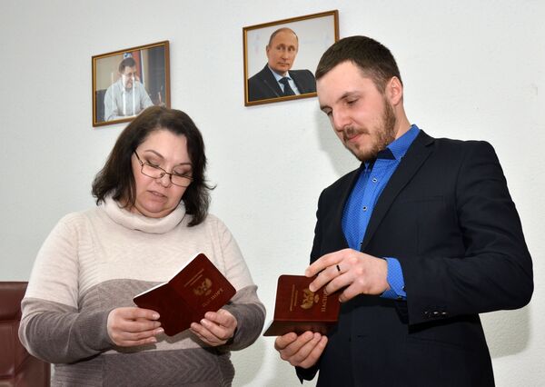 Паспорта граждан ДНР и ЛНР Паспорта граждан ДНР и ЛНР