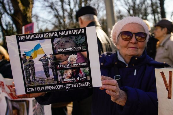 В Риге прошёл митинг против войны на Донбассе