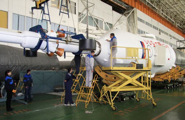 Подготовка к пилотируемому пуску ракеты Союз-ФГ