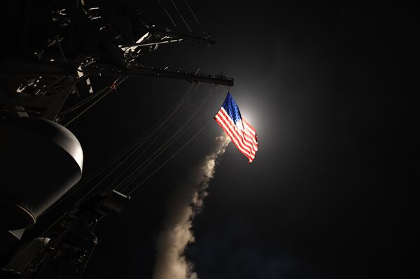 США нанесли ракетный удар по авиабазе в Сирии