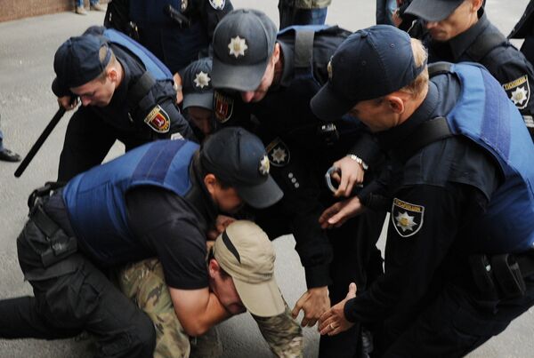 Акция протеста у российких диппредставительств на Украине