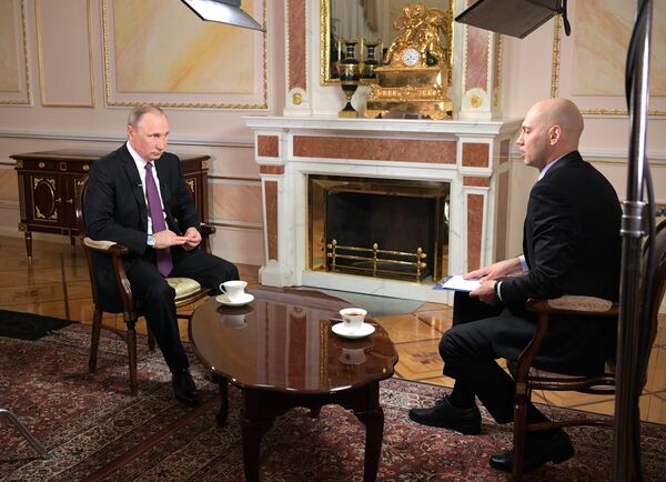Президент РФ В. Путин дал интервью межгосударственной телерадиокомпании Мир