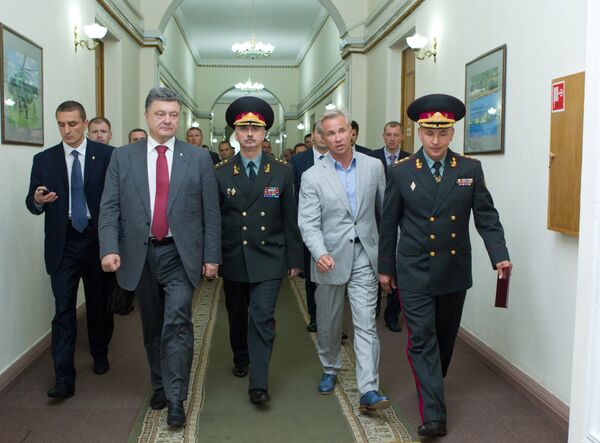 Офицерскому составу Министерства обороны Украины представлен новый министр обороны В.Гелетей Офицерскому составу Министерства обороны Украины представлен новый министр обороны В.Гелетей