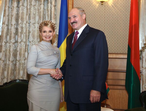 Премьер-министр Украины Юлия Тимошенко и президент Белоруссии Виктор Лукашенко