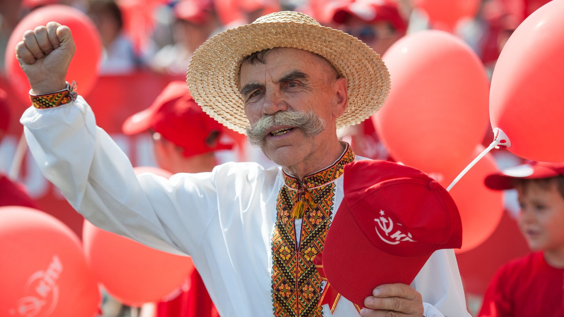 Шествие коммунистов в Киеве - РИА Новости, 1920, 01.05.2021