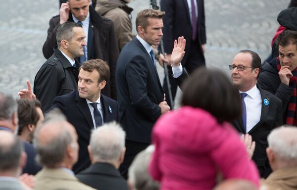 Президент Франции Ф. Олланд и избранный президент Франции Э. Макрон на церемонии празднования 72-ой годовщины Победы