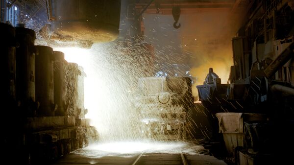 Разлив стали в мартеновском цехе завода Запорожсталь