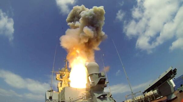 Пуск крылатых ракет Калибр по объектам Джебхат ан-Нусра в Сирии из акватории Средиземного моря