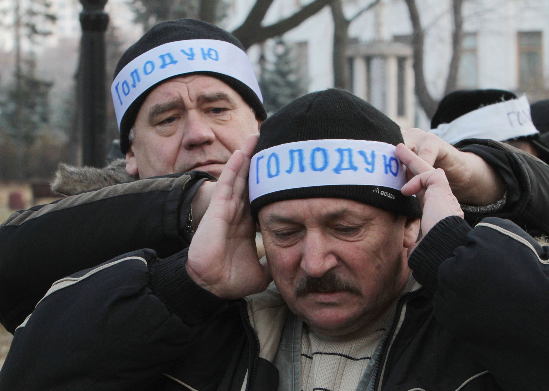 Акция протеста чернобыльцев у здания правительства Украины Акция протеста чернобыльцев у здания правительства Украины - РИА Новости, 1920, 23.09.2026