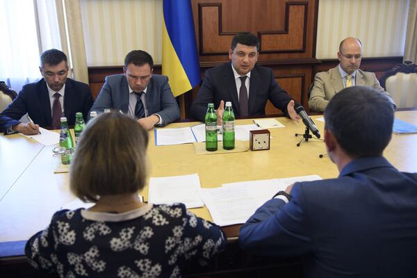 Гройсман  Премьер-министр Украины провел специальное совещание по вопросам развития авиасообщения	 17.07.2017