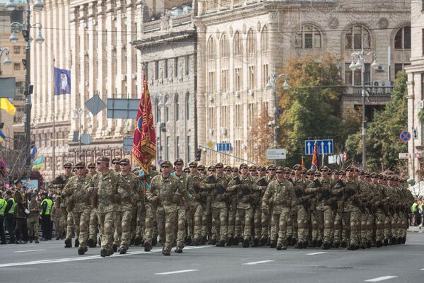 Украинские военнослужащие на параде в честь Дня независимости в Киеве
