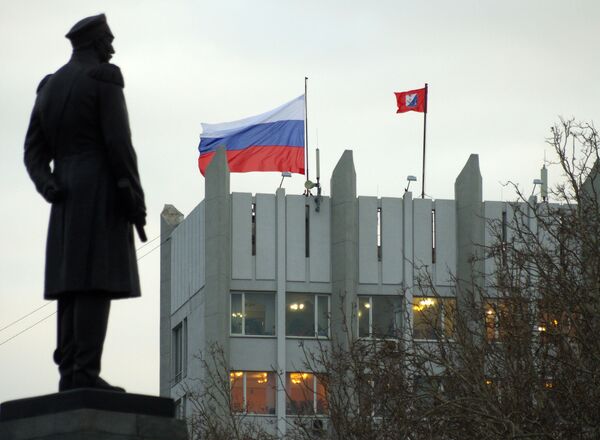 Памятник адмиралу Нахимову в Севастополе