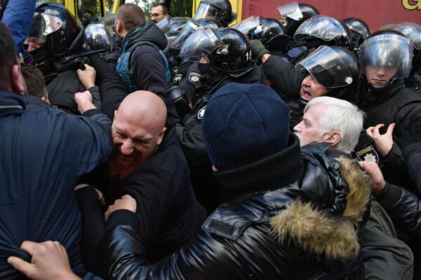 Митинг у здания Рады в Киеве