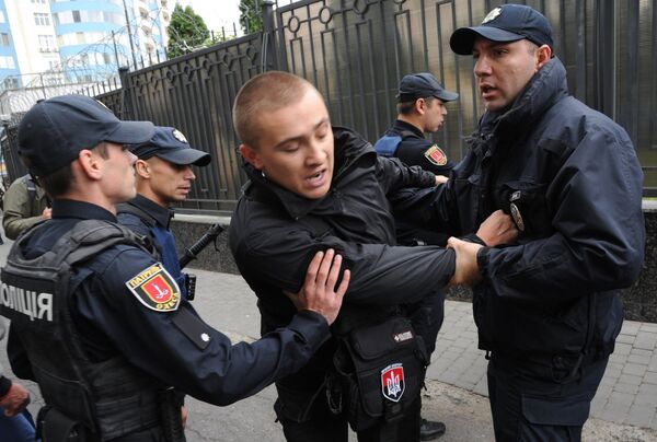 Акция протеста у российких диппредставительств на Украине
