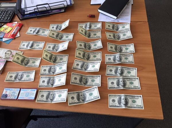 взятка доллар