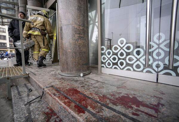 Последствия взрыва в магазине Перекресток в Санкт-Петербурге