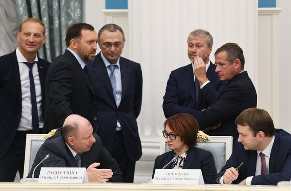 Президент РФ В. Путин провел встречу с представителями российских деловых кругов