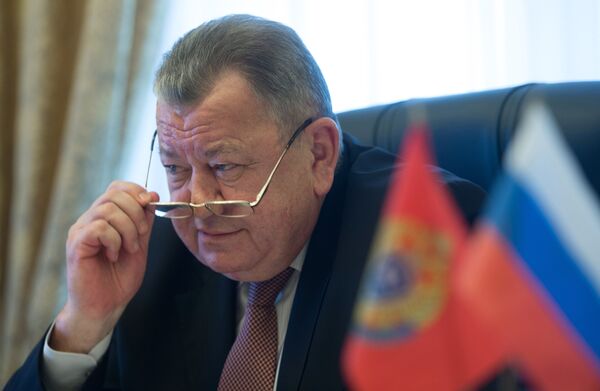 Заместитель министра иностранных дел РФ Олег Сыромолотов во время интервью в Москве.