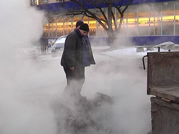 авария теплотрасса в Харькове прорыв трубы