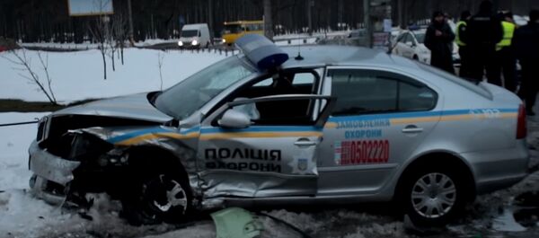Полицейскую машину протаранили в Киеве