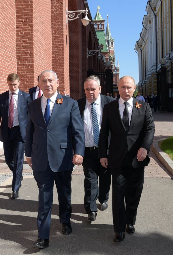 Президент РФ В. Путин принял участие в шествии Бессмертный полк