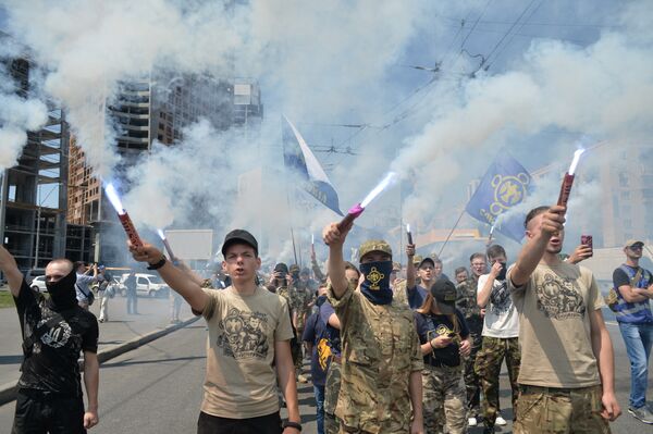 националистическая партия «Свобода» прошла маршем по улицам Киева мирослав Мысля Мисла националисты сич с14