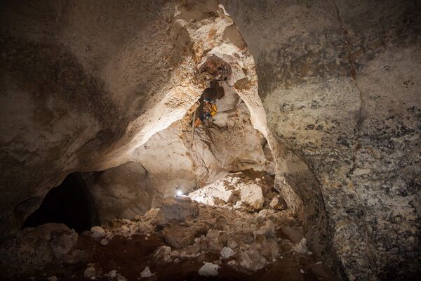 В Крыму обнаружили уникальную пещеру, где  на протяжении пятидесяти тысяч лет хранились останки доисторических животных. И, как выяснилось, это – не единственное открытие, которое сделали археологи, спелеологи и историки во время строительства трассы «Таврида»