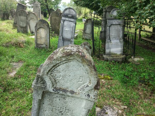 Еврейское кладбище поселок Ясиня Карпаты