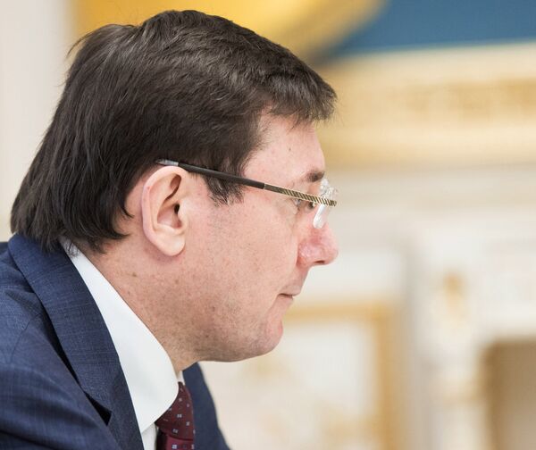Президент Украины П. Порошенко провел совещание с Ю. Луценко и А. Турчиновым