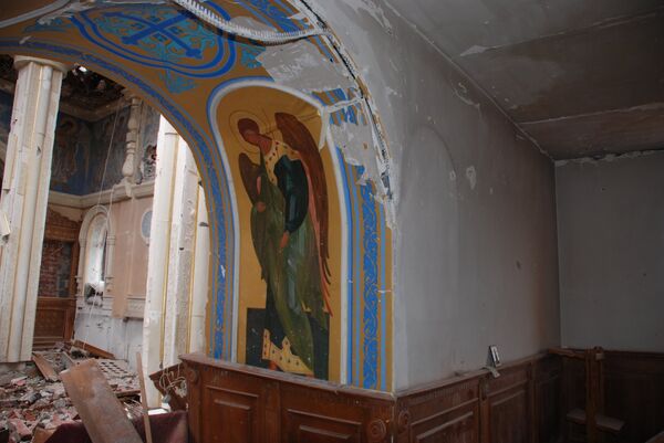 Разрушенный в результате обстрела Иверский женский монастырь в Донецке