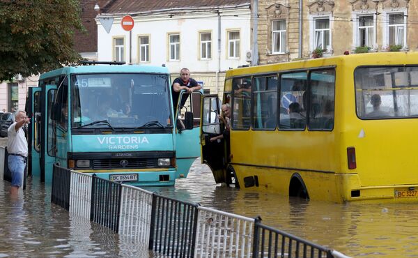 Последствия сильного дождя во Львове