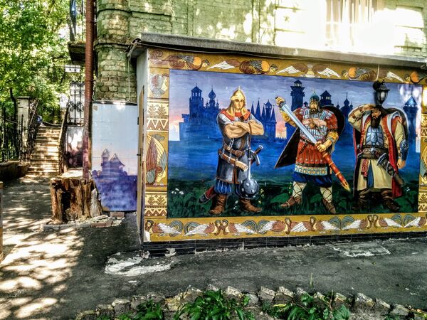 Киев дворы архитектура граффити три богатыря