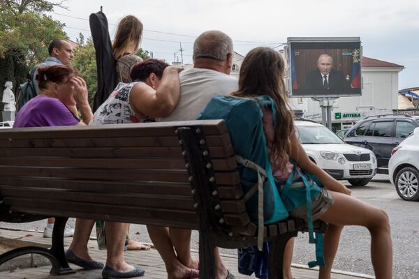 Трансляция обращения В. Путина к гражданам России
