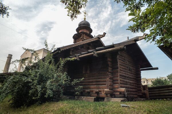Дворики киевского Подола церковь деревянная храм