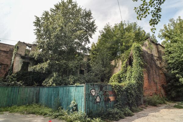 Дворики киевского Подола  архитектура развалины