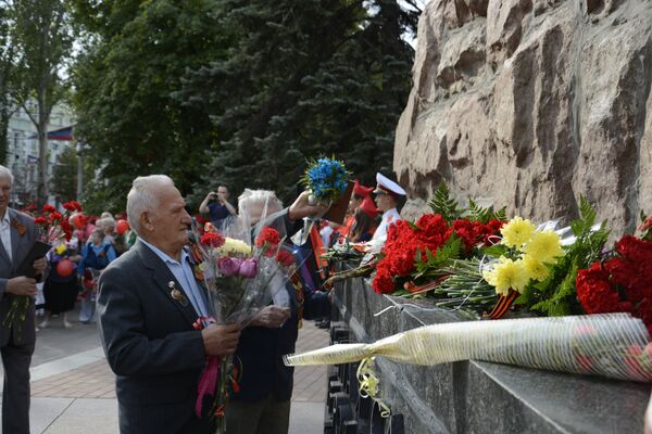 День освобождения Донбасса возложение цветов