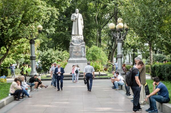 Памятник Ватутину в Киеве