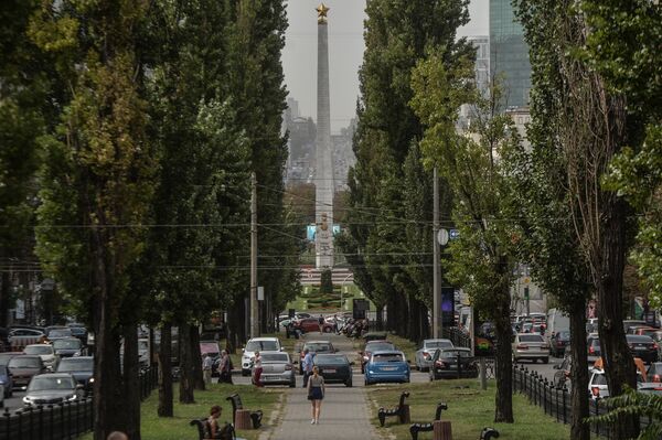 Обелиск городу-герою Киеву на площади Победы