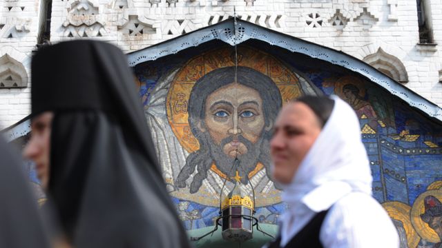 © РИА Новости . Сергей Пятаков / Патриарх Кирилл посетил Почаевскую Лавру Западная Украина за неделю: крестный ход в Почаевскую лавру и